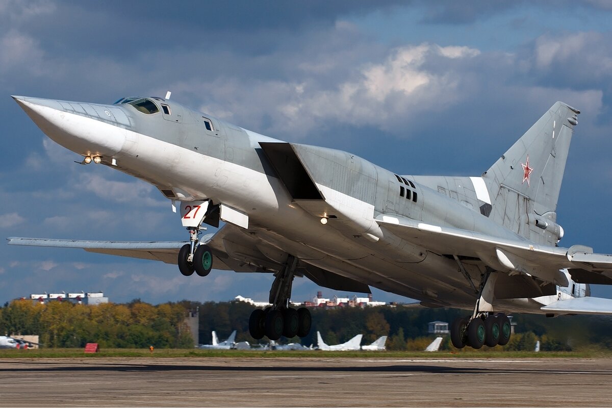 Ту-22М3 на взлете