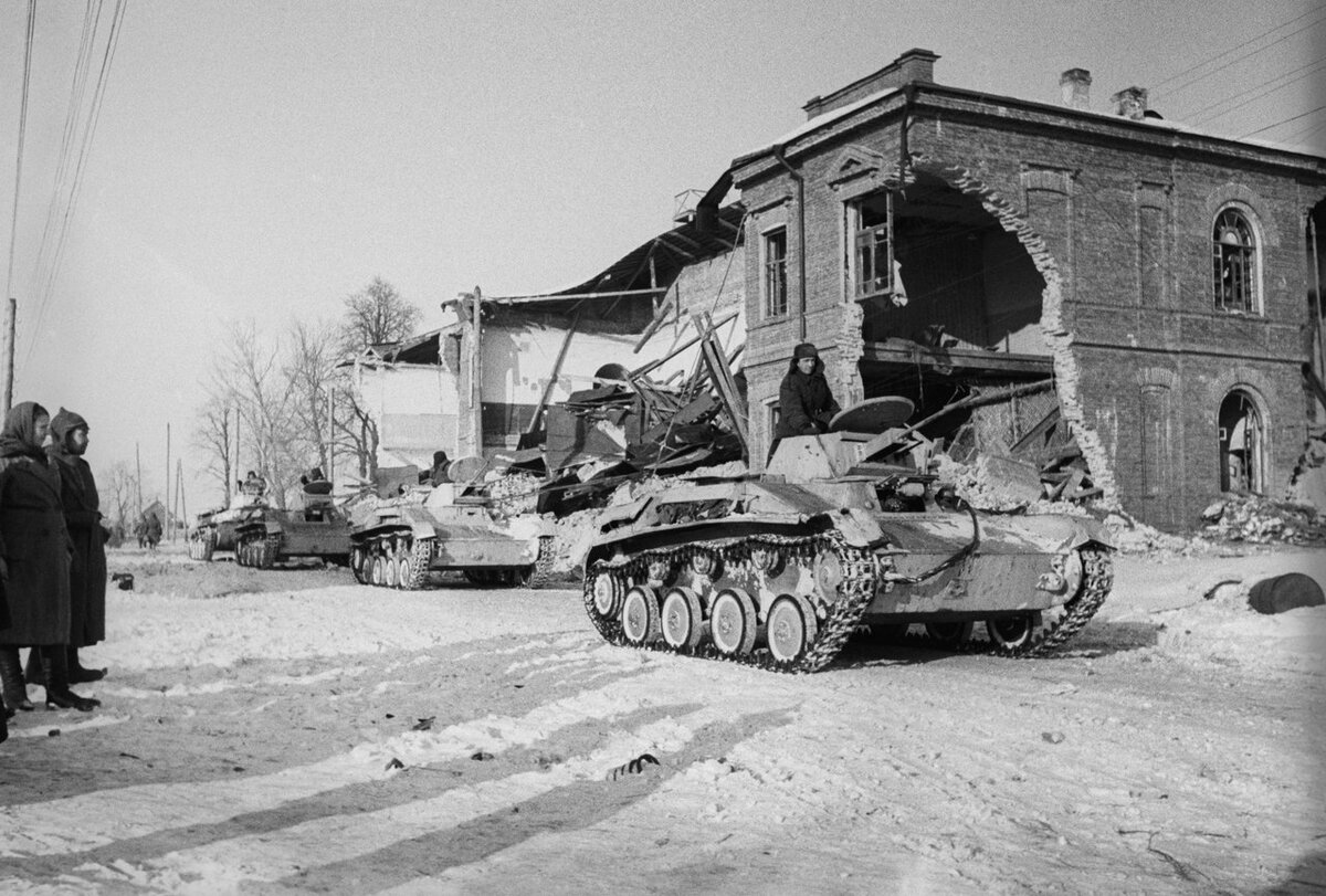Т-60 в освобожденном Юхнове (Калужская область)